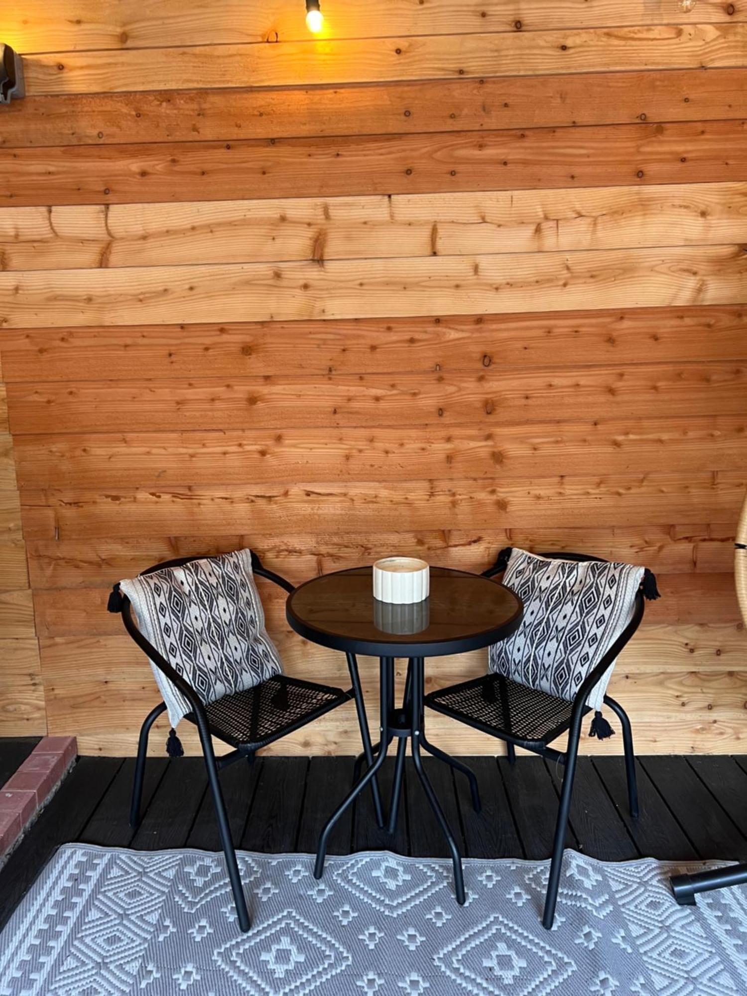 Luxury Courtyard Studio In Llangollen Exterior photo